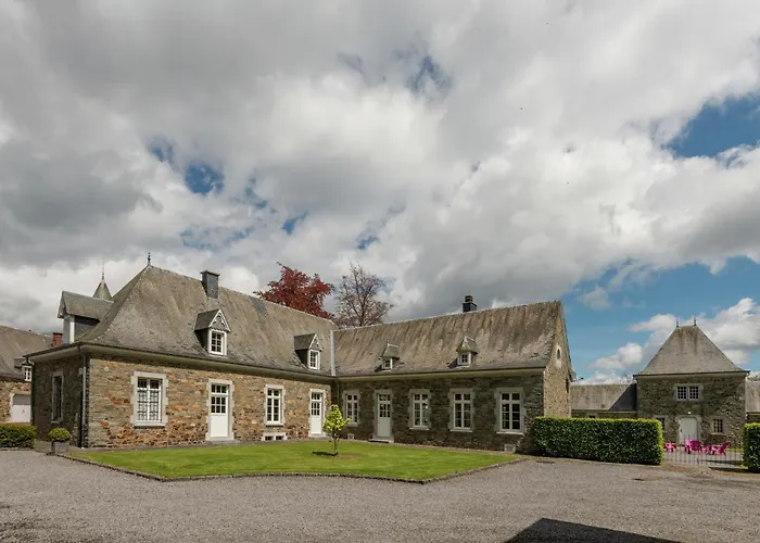 Le Hameau Du Chateau Elegance And Serenity Tatil Evi Libin