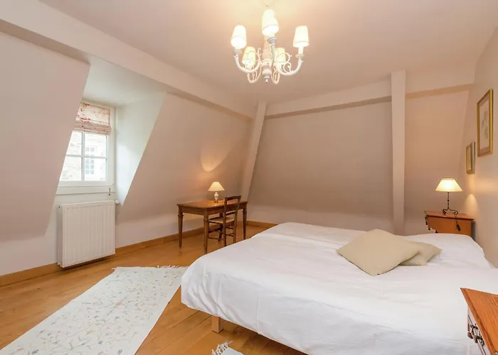 Le Hameau Du Chateau Elegance And Serenity Tatil Evi Libin